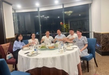 16-Customer visit us for Compostable Plastic Cups_副本 16-Customer visit us for Compostable Plastic Cups_副本