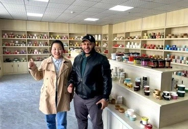 14-Customer visit us for Paper Takeout Container_副本 14-Customer visit us for Paper Takeout Container_副本